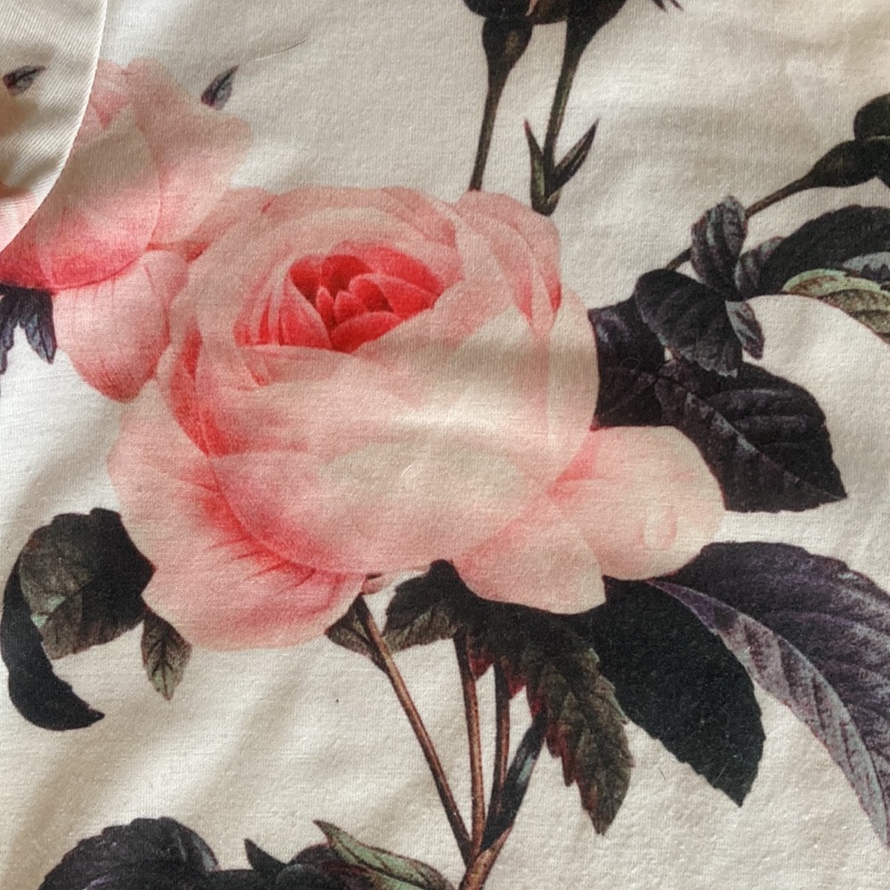 Rose tee - Picture 4 of 6